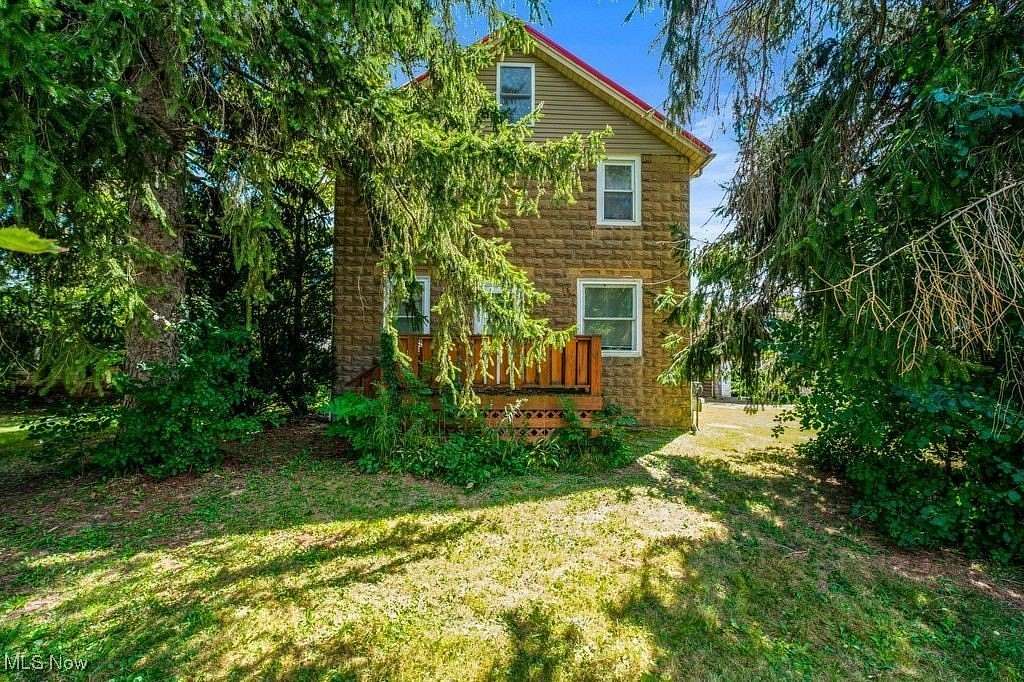 5 Acres of Residential Land with Home for Sale in Youngstown, Ohio