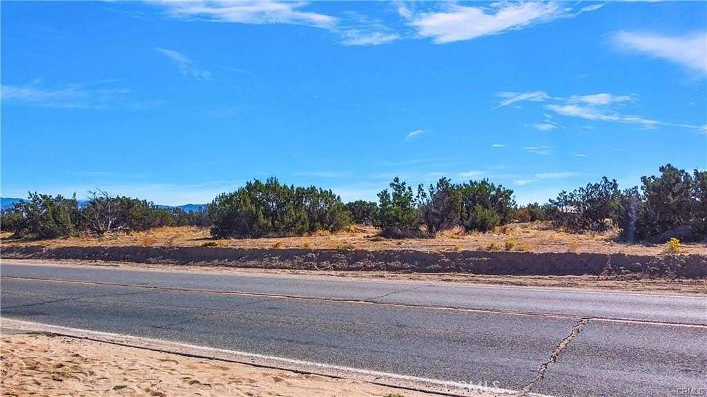 2 Acres of Land for Sale in Oak Hills, California