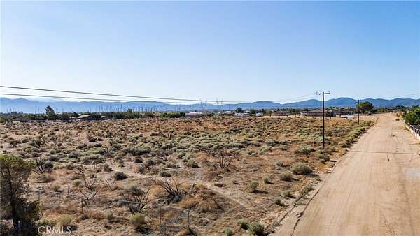 2.5 Acres of Residential Land for Sale in Oak Hills, California