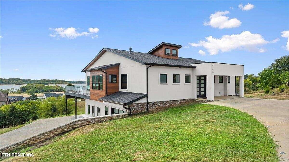 1.5 Acres of Residential Land with Home for Sale in Dandridge, Tennessee