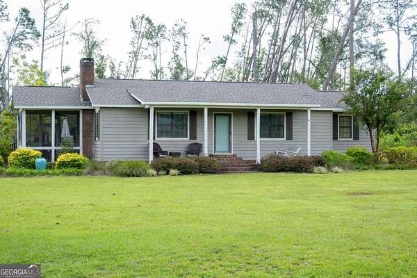 2 Acres of Land with Home for Sale in Hazlehurst, Georgia