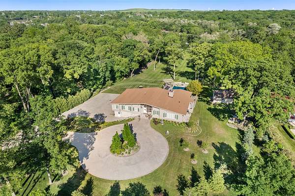 3.32 Acres of Residential Land with Home for Lease in Geneva, Illinois