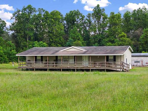 3 Acres of Residential Land with Home for Sale in Baxley, Georgia