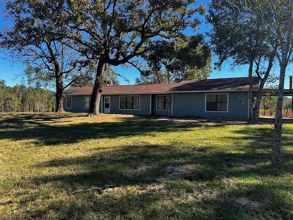 25.4 Acres of Land with Home for Sale in Lufkin, Texas