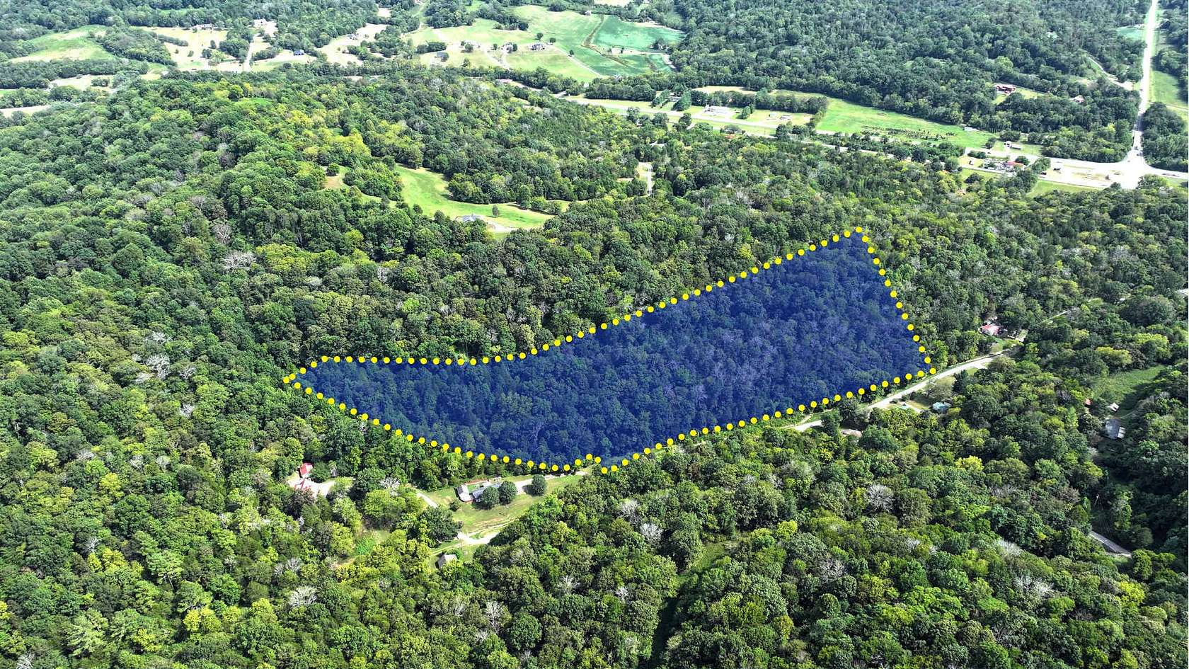 8 Acres of Residential Land for Sale in Bethpage, Tennessee