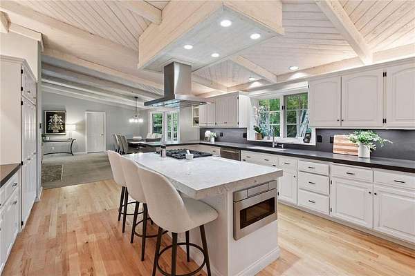 2.48 Acres of Residential Land with Home for Sale in Wayzata, Minnesota