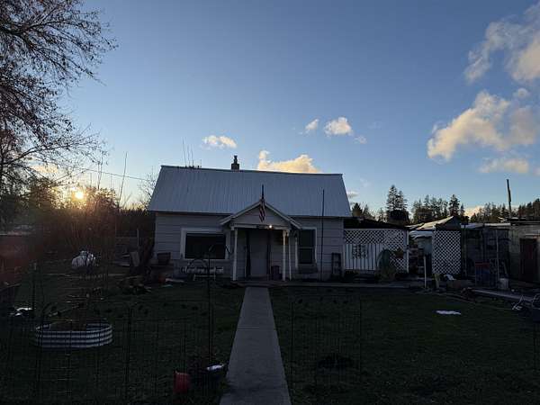 1.8 Acres of Residential Land with Home for Sale in Rockford, Washington