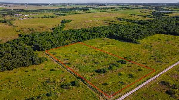 10 Acres of Land for Sale in Hubbard, Texas
