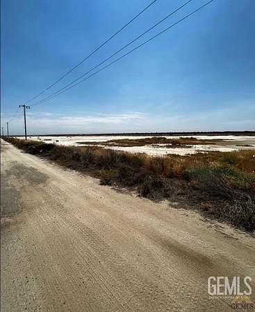 0.98 Acres of Land for Sale in Earlimart, California