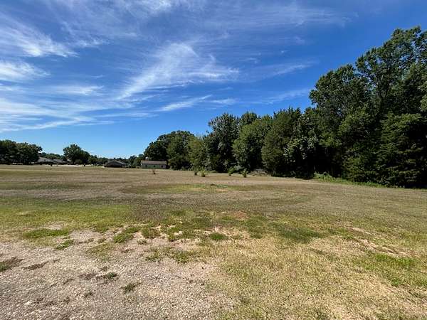 5 Acres of Land for Sale in Mount Pleasant, Texas