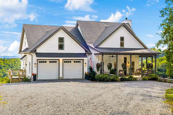 5.1 Acres of Residential Land with Home for Sale in Goodlettsville, Tennessee