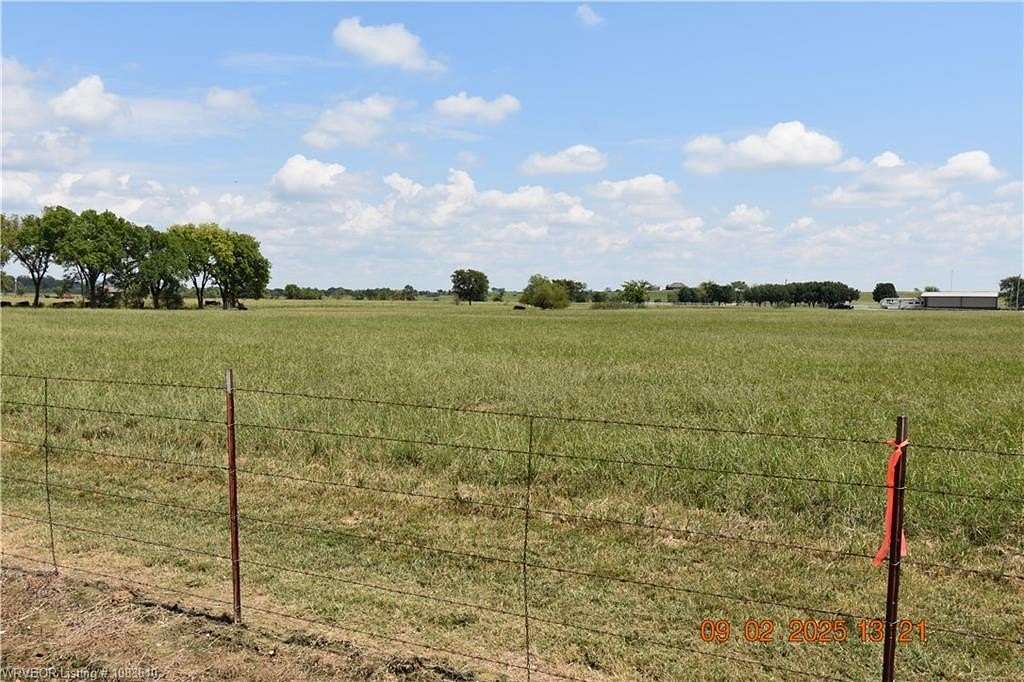 1.33 Acres of Residential Land for Sale in Sallisaw, Oklahoma