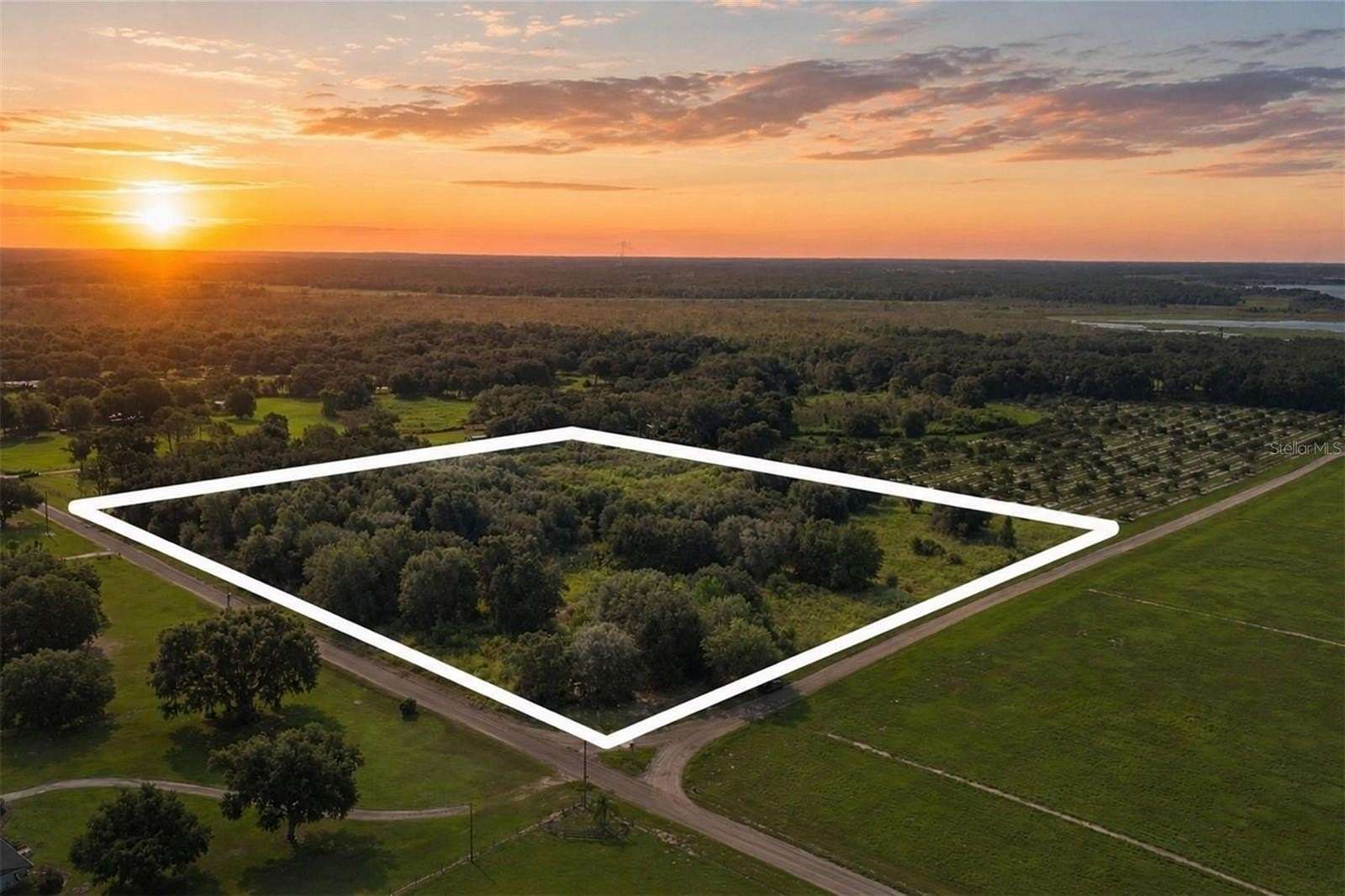 10.5 Acres of Land for Sale in Umatilla, Florida