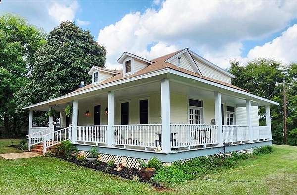 20 Acres of Land with Home for Sale in San Augustine, Texas