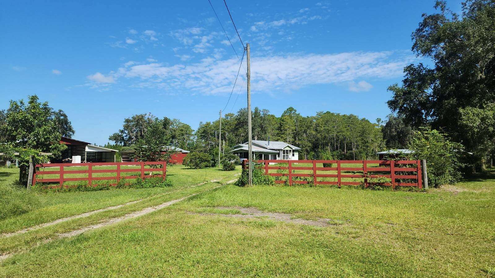 10 Acres of Land with Home for Sale in Branford, Florida