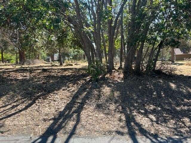 0.39 Acres of Residential Land for Sale in Klamath Falls, Oregon