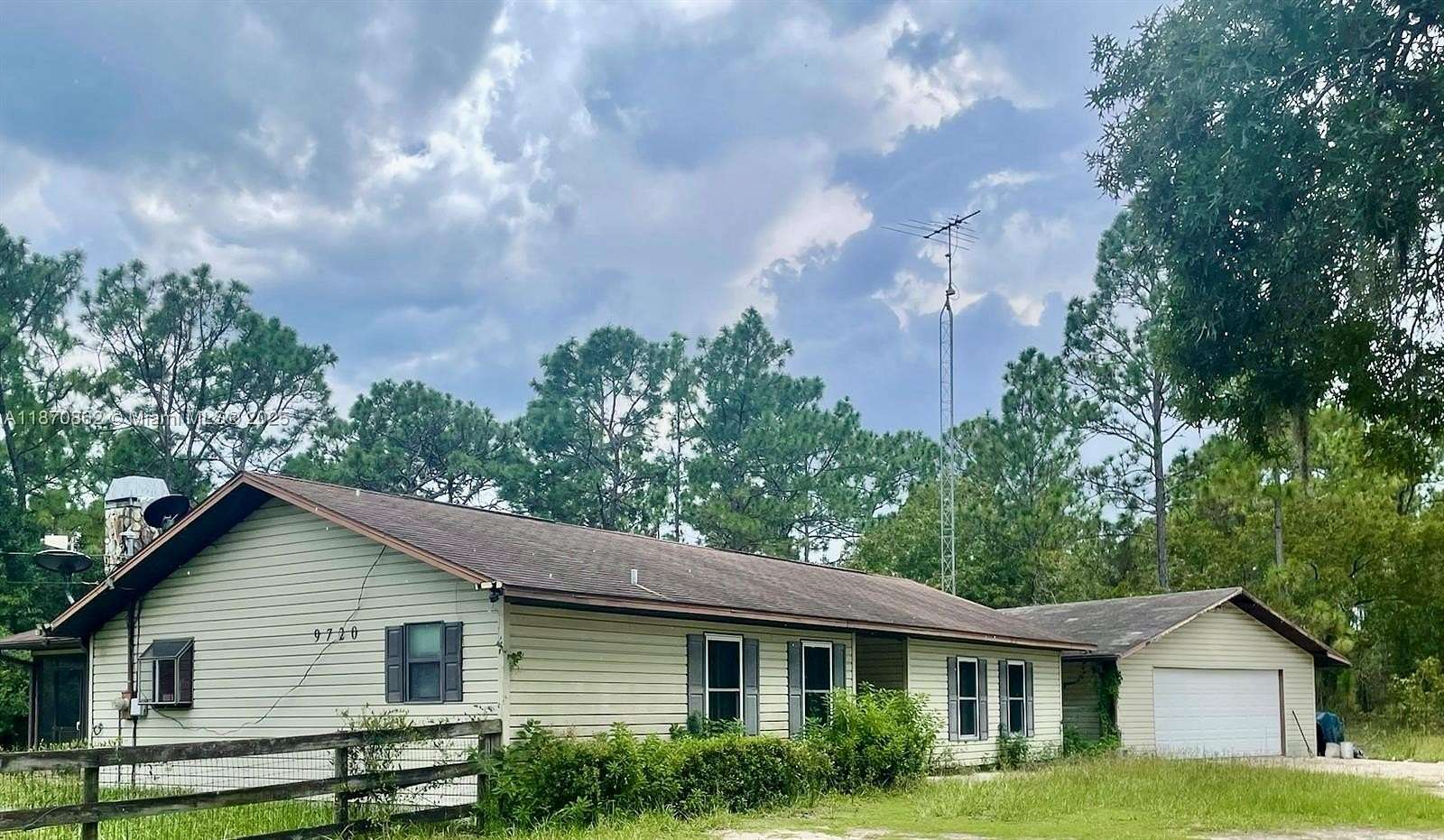 4.38 Acres of Residential Land with Home for Sale in Dunnellon, Florida