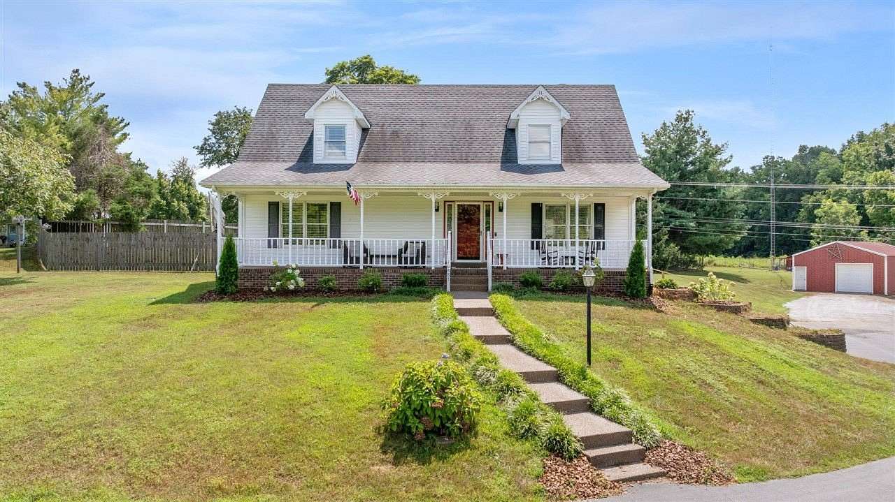 5 Acres of Residential Land with Home for Sale in Alvaton, Kentucky