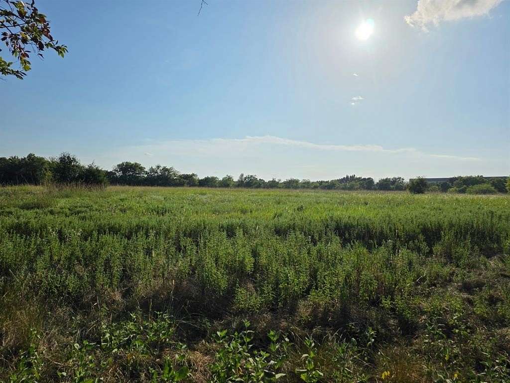 4 Acres of Residential Land for Sale in Groesbeck, Texas