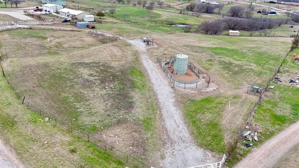 2 Acres of Land for Sale in Rhome, Texas