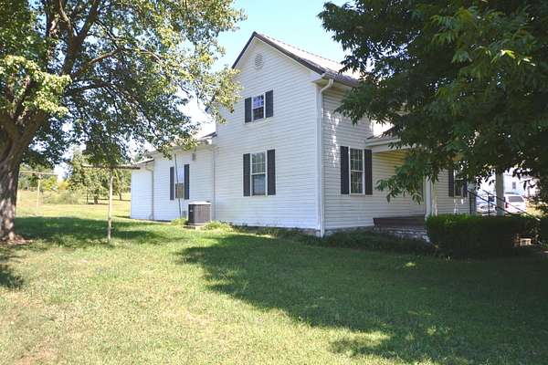 4 Acres of Residential Land with Home for Sale in Harrodsburg, Kentucky