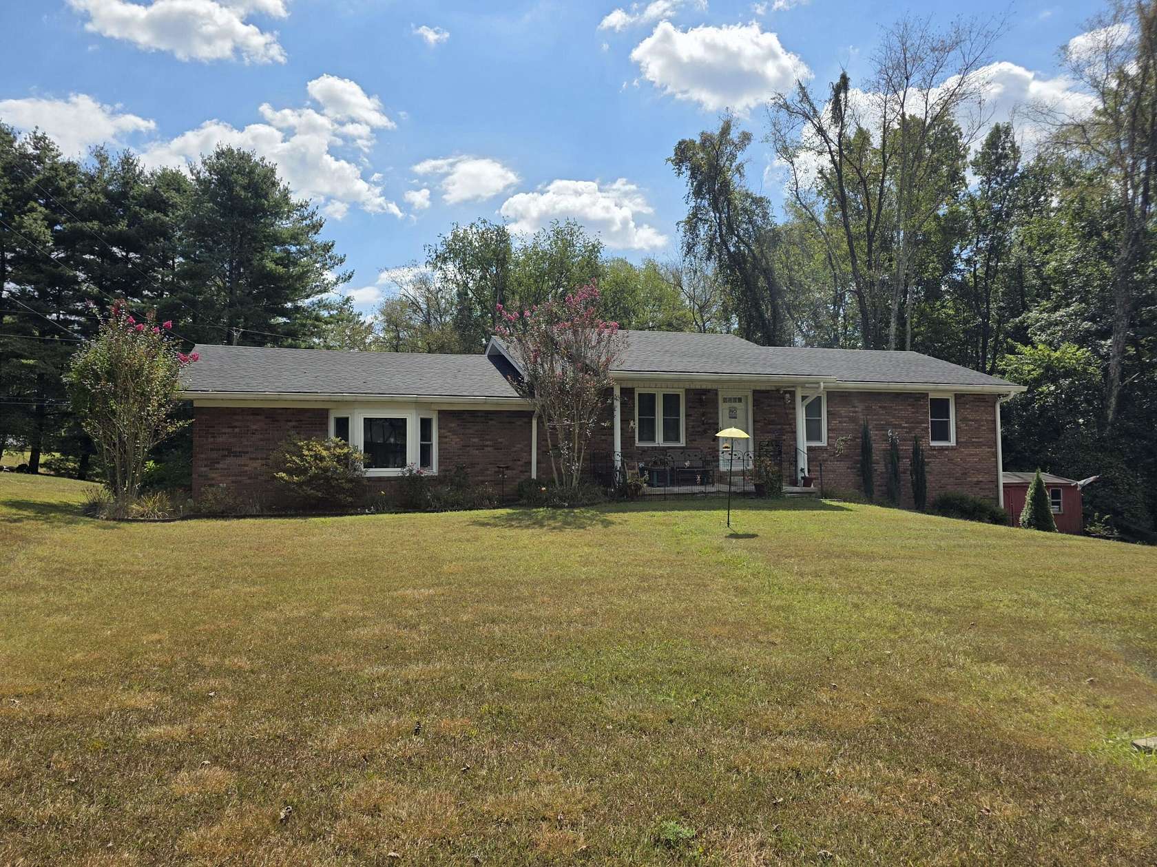 2.49 Acres of Residential Land with Home for Sale in Somerset, Kentucky