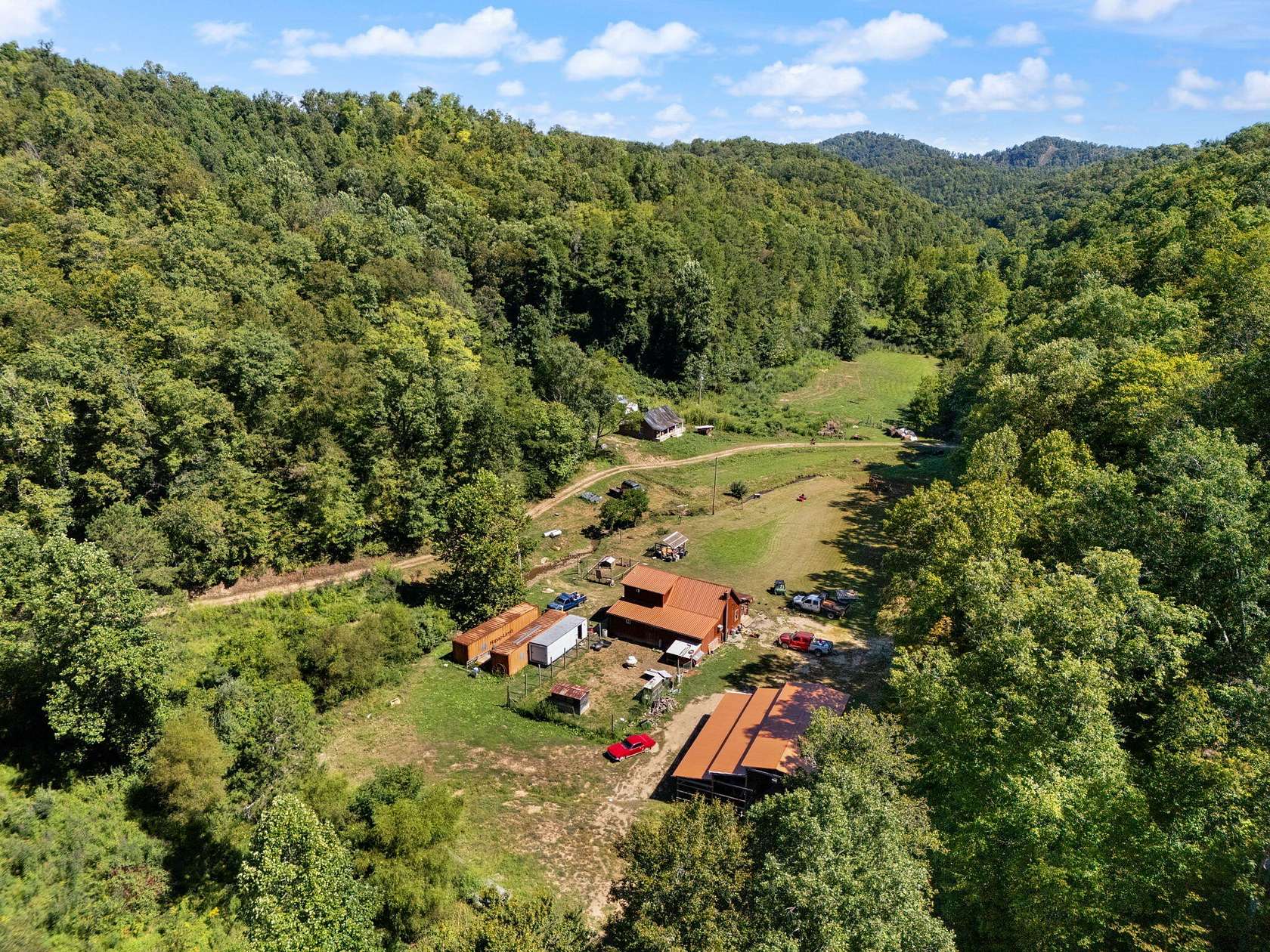 454 Acres of Land with Home for Sale in Sextons Creek, Kentucky