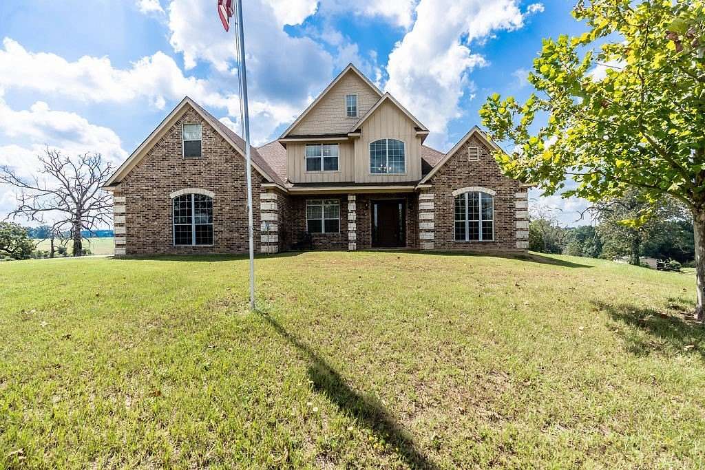 35.5 Acres of Land with Home for Sale in Palestine, Texas