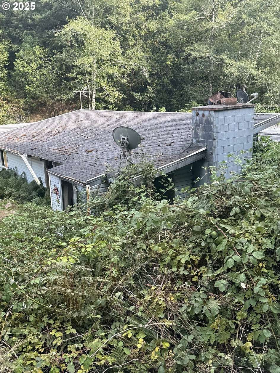 1.67 Acres of Residential Land with Home for Sale in Gold Beach, Oregon