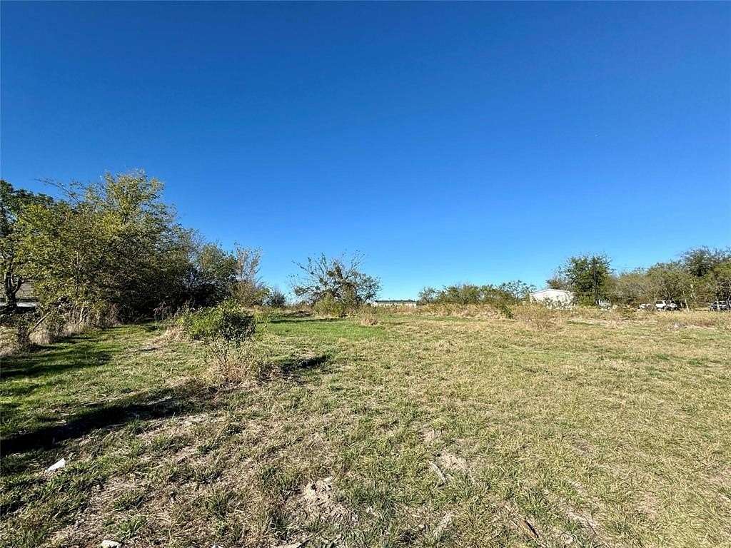 1.1 Acres of Residential Land for Sale in Kerens, Texas