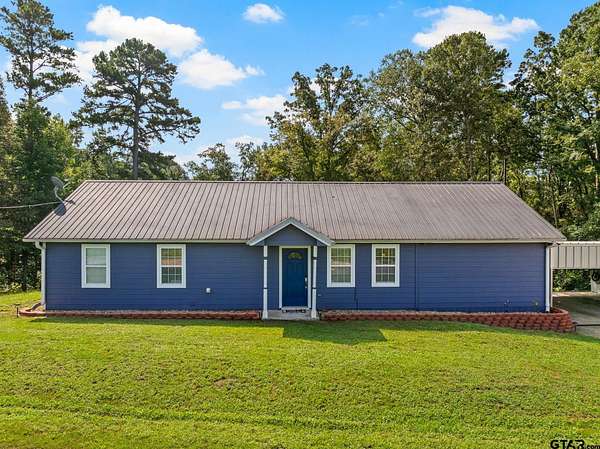 2 Acres of Residential Land with Home for Sale in Pittsburg, Texas