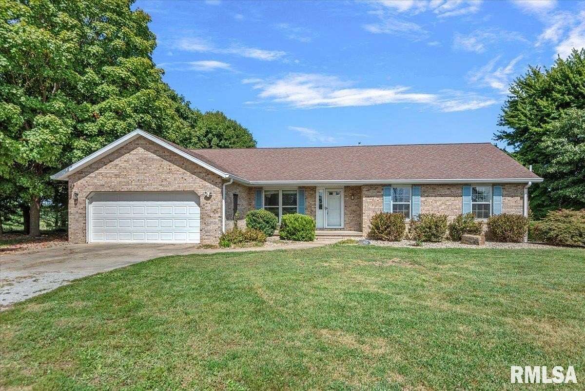 17 Acres of Land with Home for Sale in Petersburg, Illinois