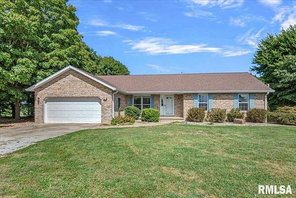 17 Acres of Land with Home for Sale in Petersburg, Illinois