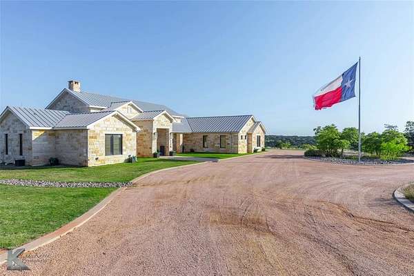 21.3 Acres of Land with Home for Lease in Tuscola, Texas