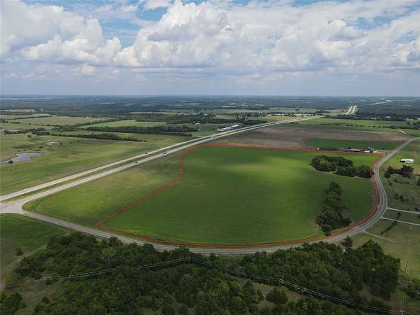34.5 Acres of Agricultural Land for Sale in Windom, Texas
