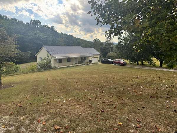 2.89 Acres of Residential Land with Home for Sale in Barbourville, Kentucky