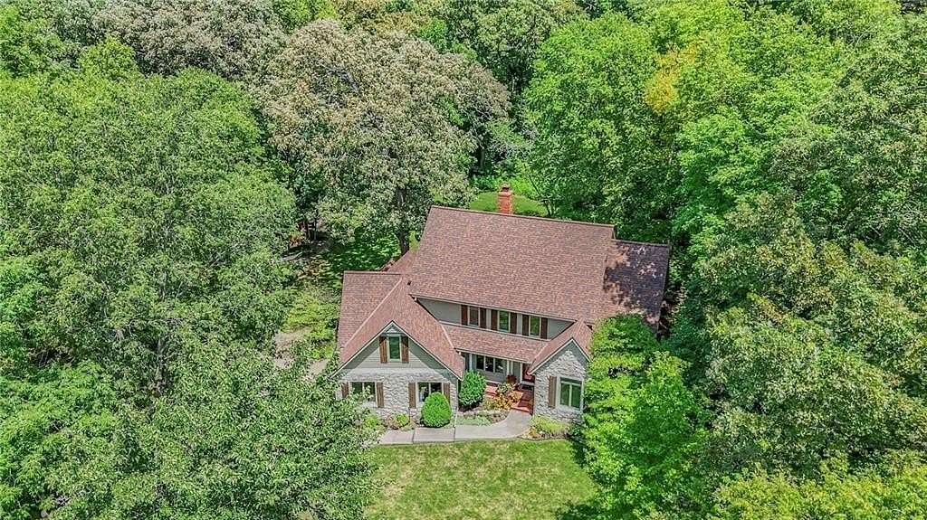 2 Acres of Residential Land with Home for Sale in De Soto, Kansas