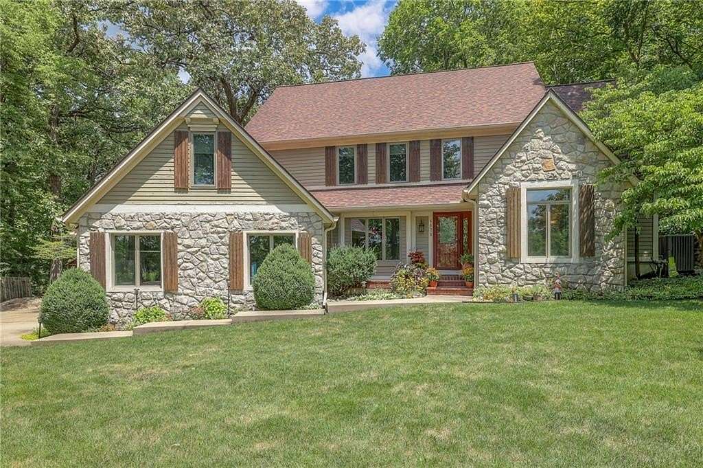 2 Acres of Residential Land with Home for Sale in De Soto, Kansas