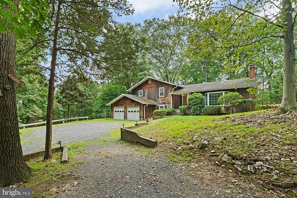 3.5 Acres of Residential Land with Home for Sale in Kintnersville, Pennsylvania