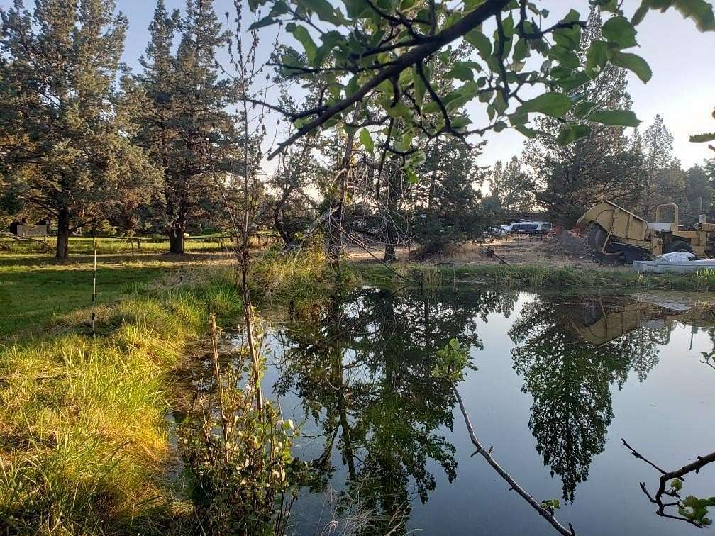 2.87 Acres of Residential Land with Home for Sale in Redmond, Oregon