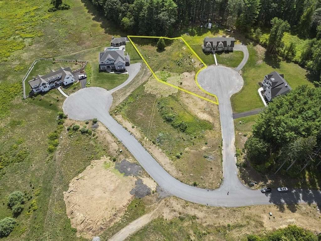 0.96 Acres of Residential Land for Sale in Topsfield, Massachusetts