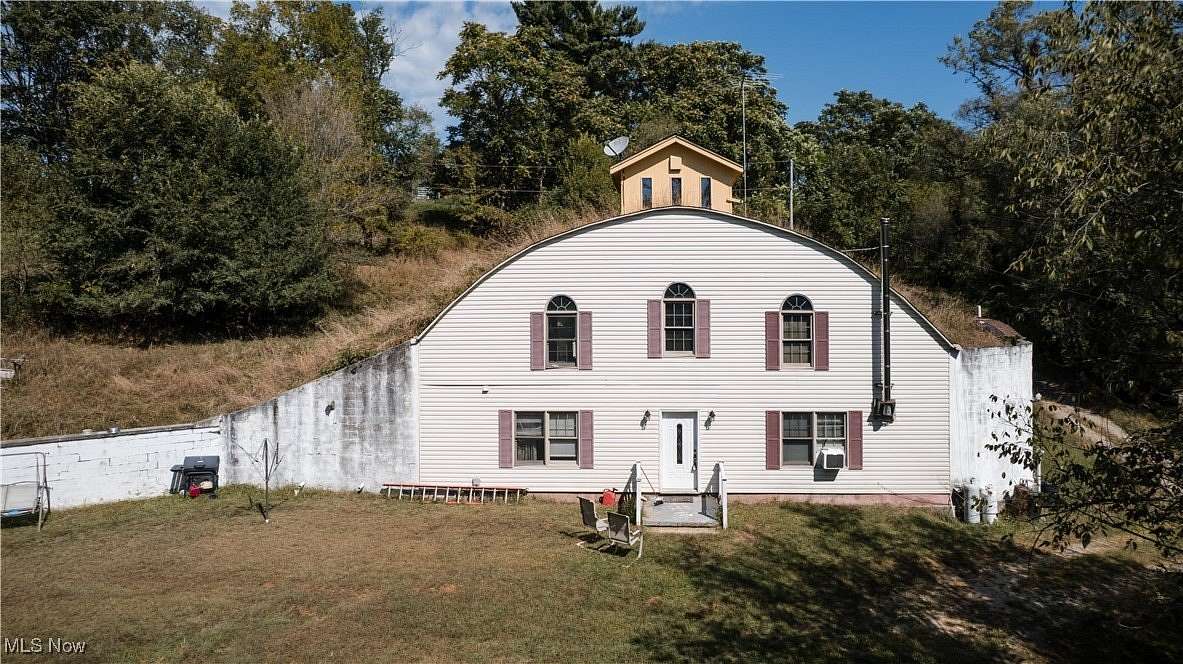 80 Acres of Agricultural Land with Home for Sale in Richmond, Ohio