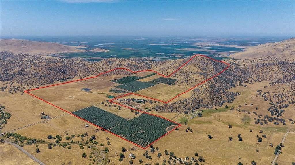 467 Acres of Agricultural Land for Sale in Woodlake, California