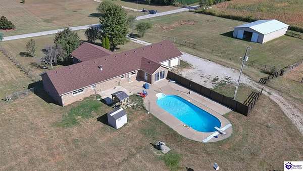 4 Acres of Residential Land with Home for Sale in Hodgenville, Kentucky