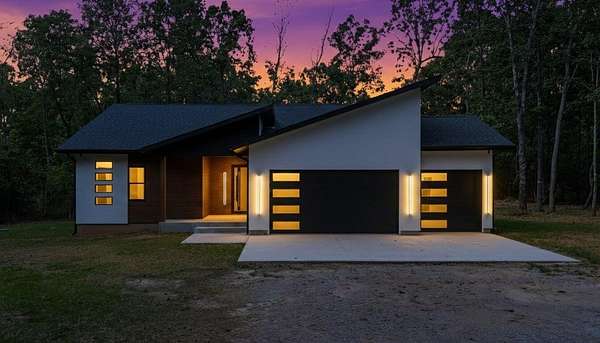 3 Acres of Residential Land with Home for Sale in West Plains, Missouri