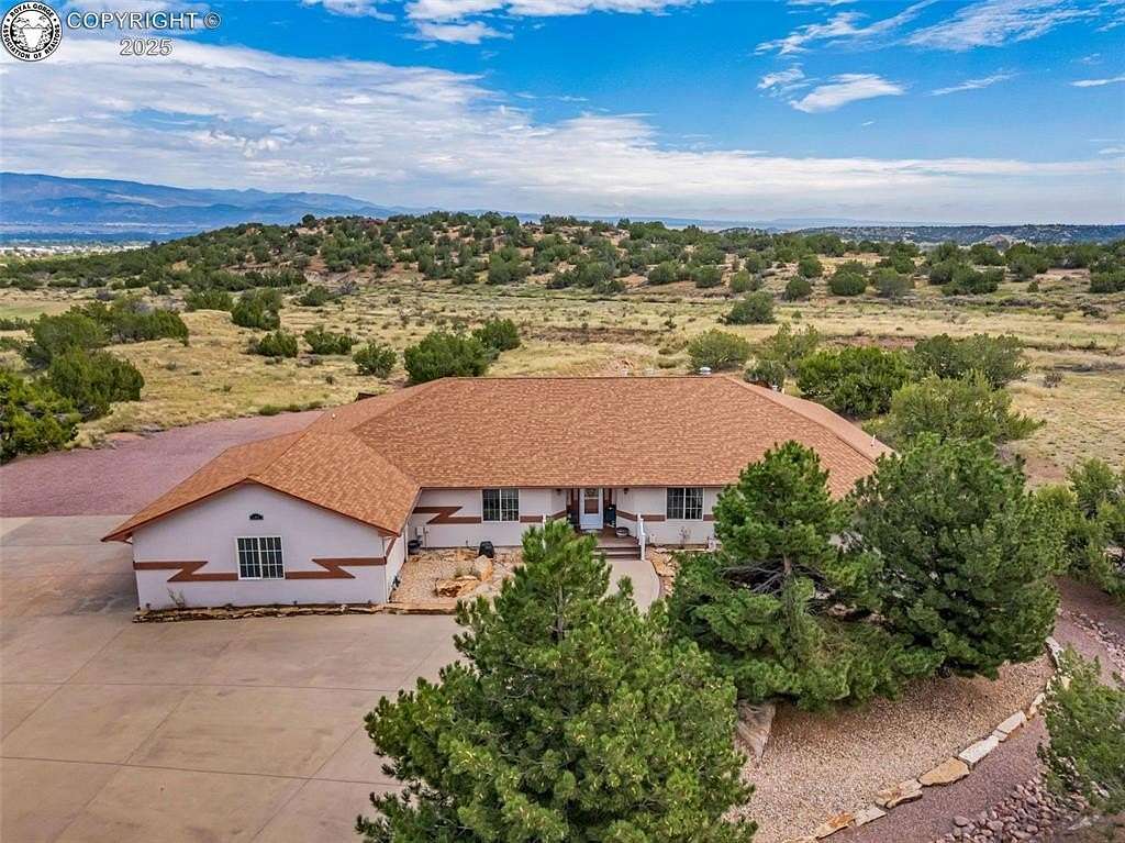 2 Acres of Residential Land with Home for Sale in Cañon City, Colorado