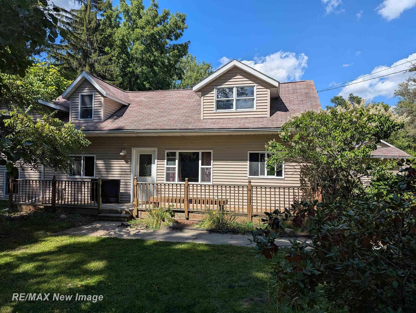 6 Acres of Residential Land with Home for Sale in Saginaw, Michigan