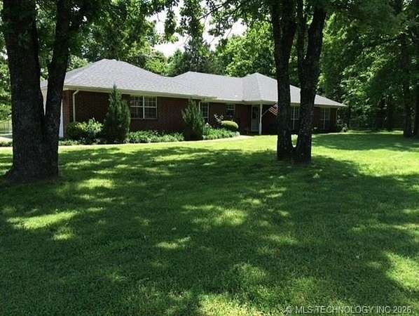 5 Acres of Residential Land with Home for Sale in Durant, Oklahoma