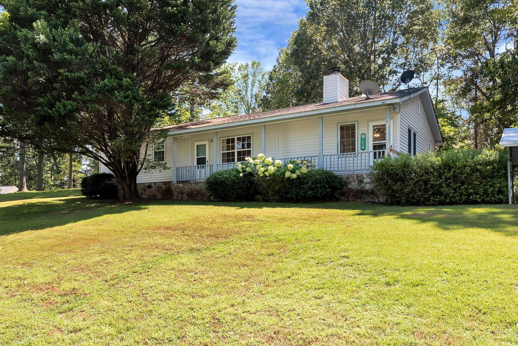 2.15 Acres of Residential Land with Home for Sale in Cleveland, Georgia