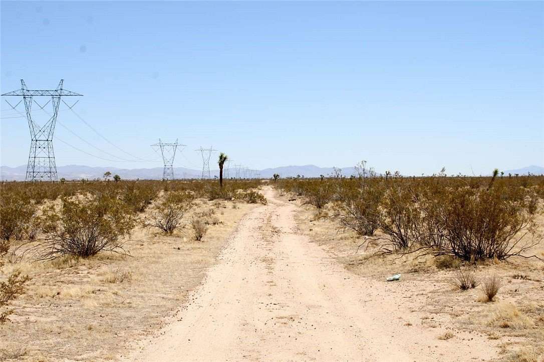 5 Acres of Residential Land for Sale in Phelan, California
